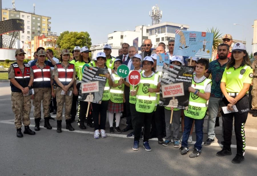 VALİ COŞKUN, MAKAM ARACIYLA DURUP YAYALARA ÖNCELİK VERDİ