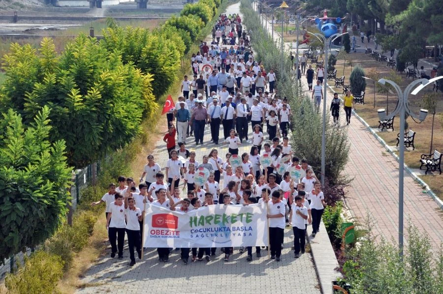 DR. ÖZNAVRUZ: HAFTADA 5 GÜN EN AZ 30 DAKİKA YÜRÜYÜN