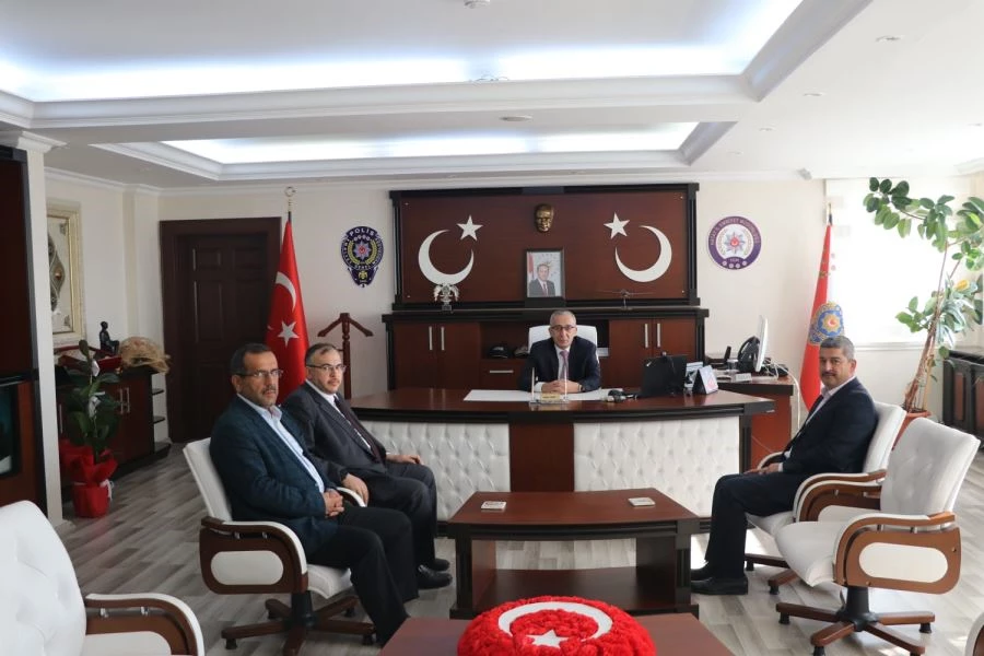  SAADET’TEN EMNİYET MÜDÜRÜ YAVUZ’A HAYIRLI OLSUN ZİYARETİ