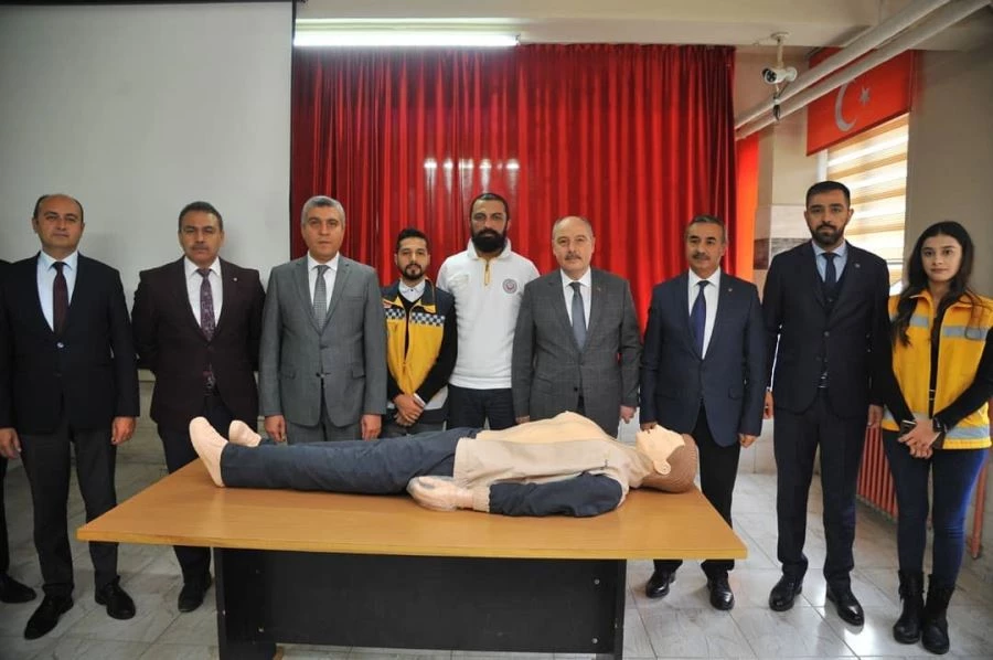 ATT-DER İLK YARDIM KONUSUNDA PROTOKOL MENSUPLARINA BİLGİ VERDİ