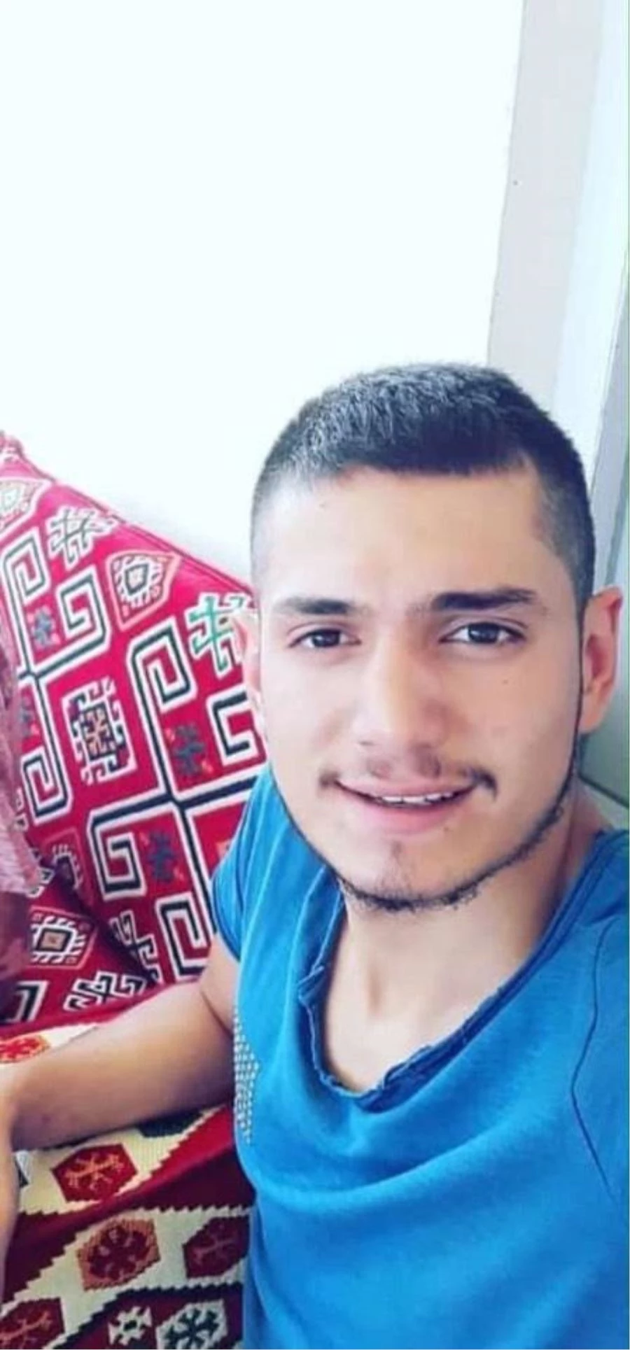 MOTOSİKLET BAHÇE DUVARINA ÇARPTI: 1 ÖLÜ, 1 YARALI