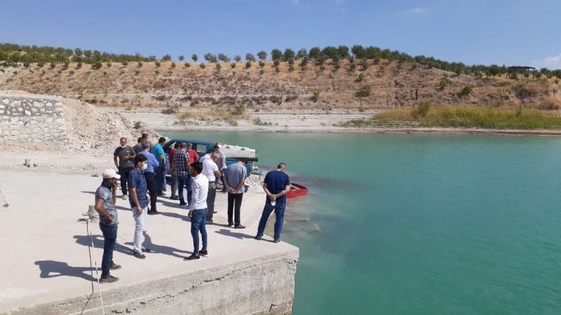 Atatürk Baraj Gölü’ne 300 bin balık yavrusu bırakıldı
