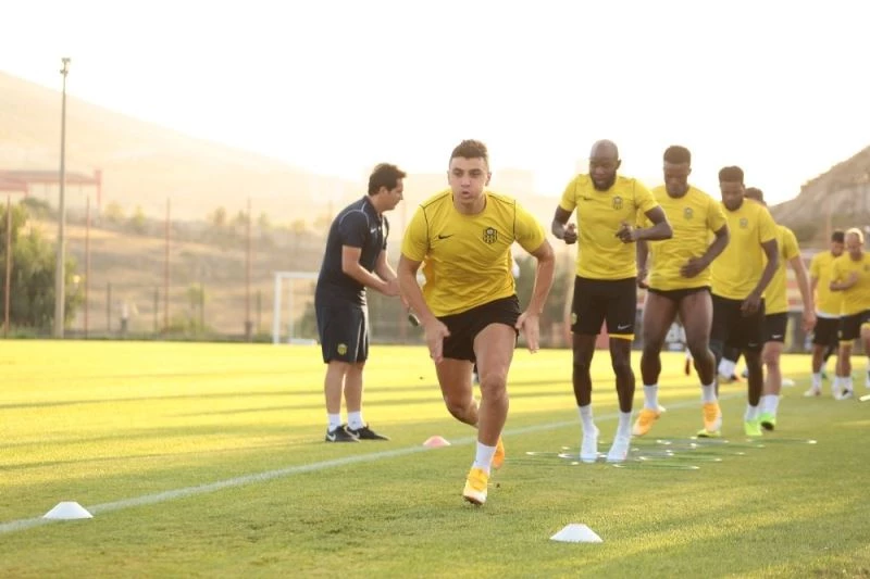 Hamza Hamzaoğlu, Antalyaspor maçında yenilere görev verebilir
