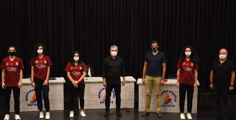 Muratpaşa Belediyespor Kadın Hentbol Takımından işbirliği
