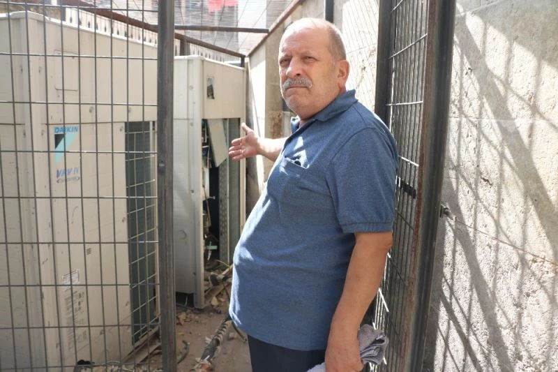 Hırsızlar caminin klimasını çaldı
