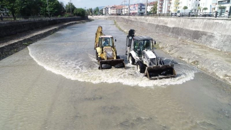 Asar deresinde sürekli temizlik yapılacak
