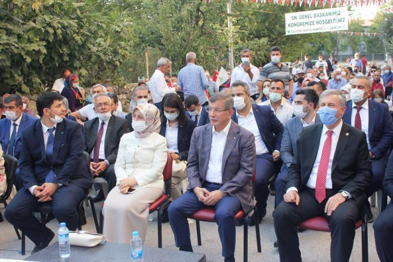 Gelecek Partisi Genel Başkanı Davutoğlu partisinin Osmaniye kongresine katıldı