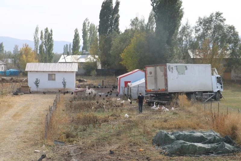 Kamyon şoförünün manevrası faciayı önledi
