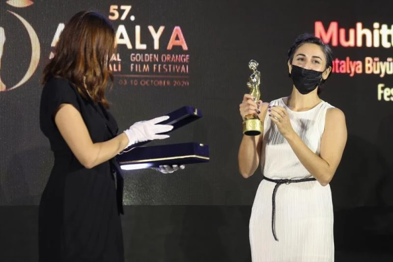 57. Antalya Altın Portakal Film Festivali ödül töreni, kırmızı halı geçişiyle başladı