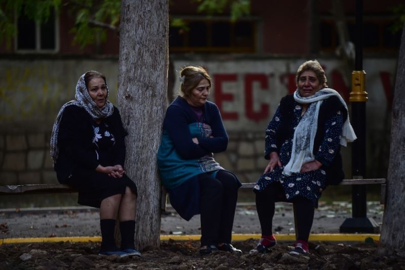 Ermenistan’ın Gence’de ateşkesi ihlal ederek düzenlediği saldırıda hayatını kaybedenlerin sayısı 7’ye yükseldi, 28 kişi de yaralandı.
