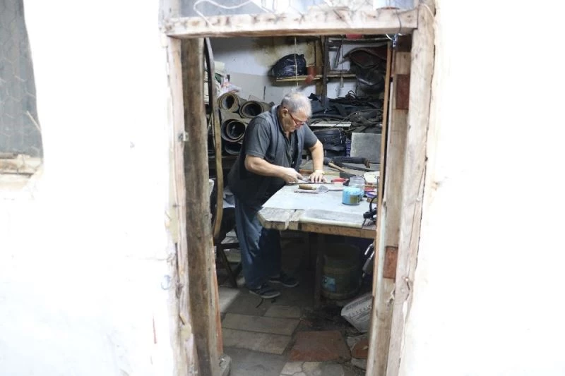 Faytonlar yasaklanınca dede mesleğini Sivas’a taşıdı
