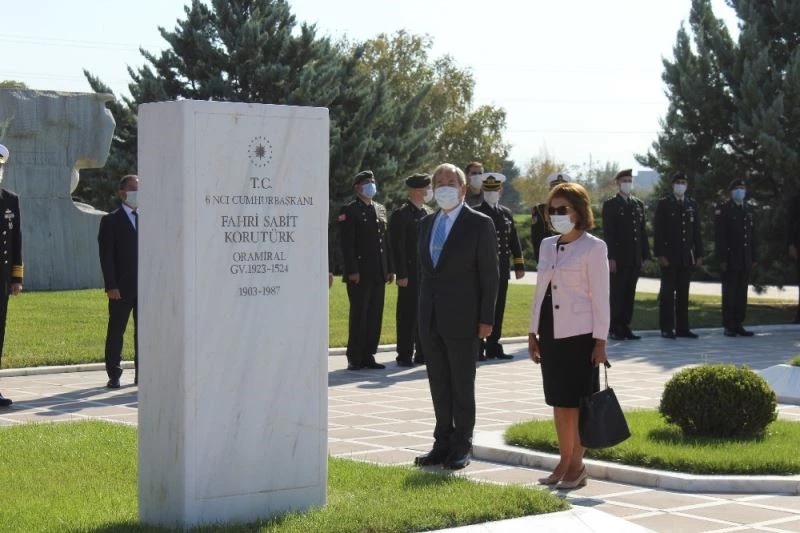 Altıncı Cumhurbaşkanı Fahri Sabit Korutürk’ün vefatının 33. yıldönümü Ankara Devlet Mezarlığında düzenlendi
