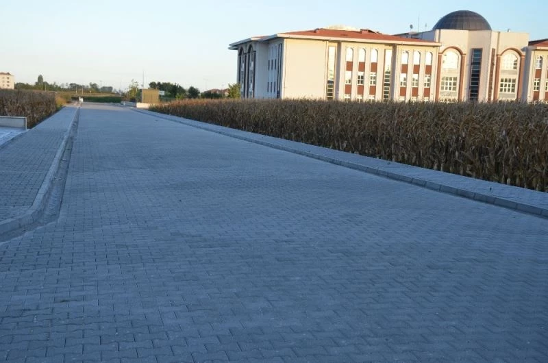 19 Mayıs’ta yollar kilitli parke ile örülüyor
