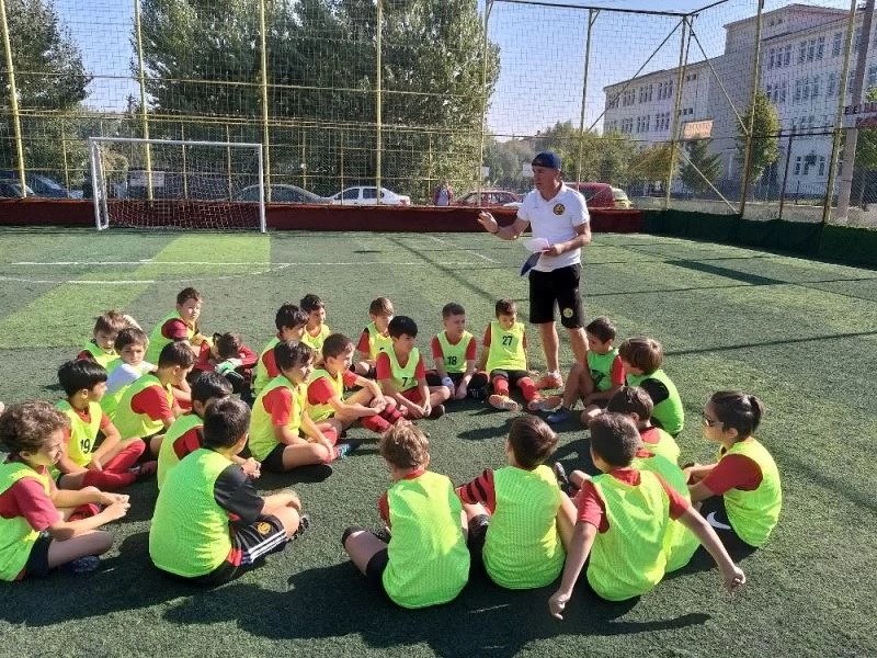 Alt yapıda dörtlü turnuva
