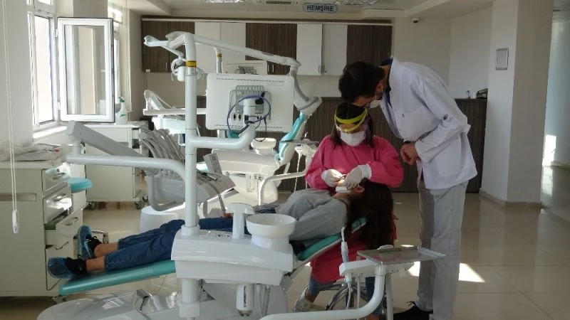 Van YYÜ Diş Hekimliği Fakültesi rutin hasta kabulüne başladı
