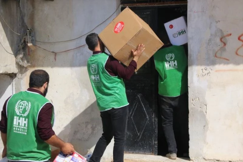 İHH Suriyeli 1000 yetime çocuk paketi ulaştırdı