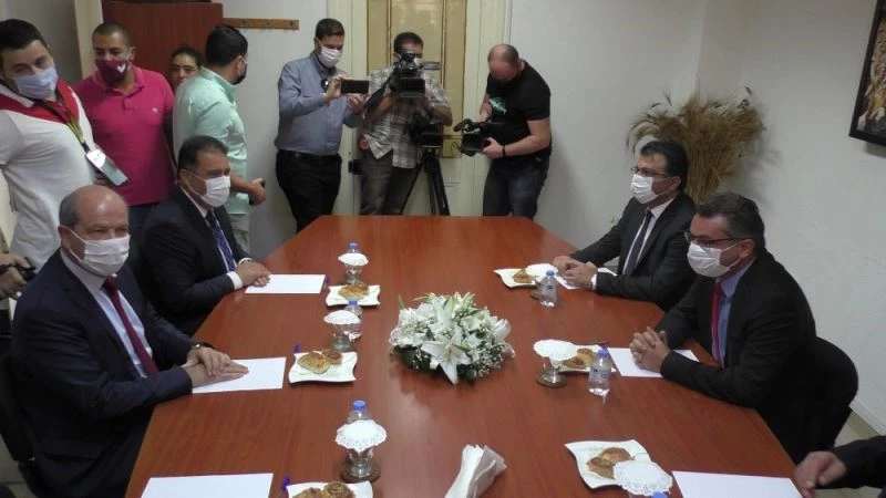 Ersin Tatar Cumhurbaşkanlığı seçimlerinin ikinci turu için destek arayışlarına başladı
