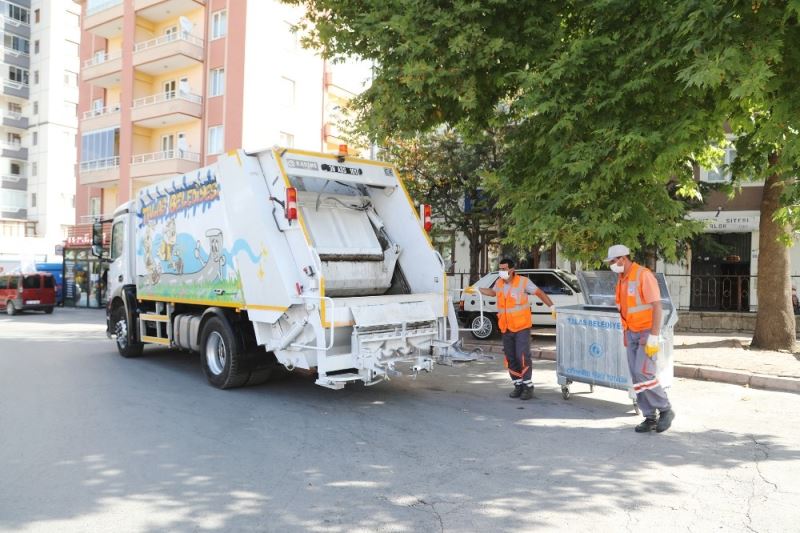 Talas’ta çöp konteynerlerinde kötü kokuya son
