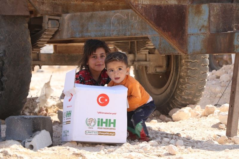 İdlib’teki ailelere gıda yardımı
