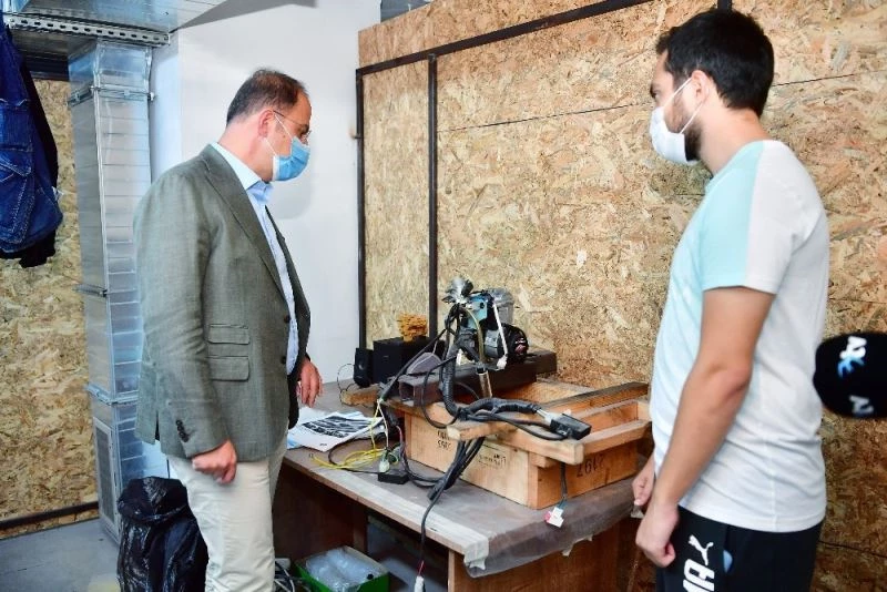 Geleceğin mühendislerine Beylikdüzü Belediyesi’nden destek
