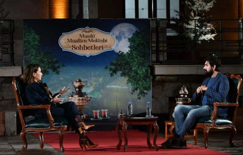 Azerbaycanlı sanatçı Azerin, Musiki Muallim Mektebi Sohbetleri’nin konuğu oldu
