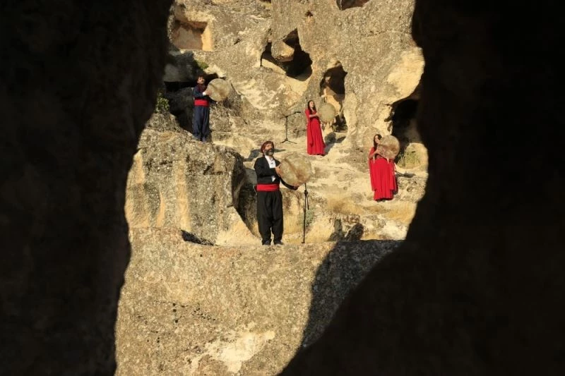 Diyarbakır’da tarihi mekanlarda ezgiler, müzikseverlerle buluşturuluyor

