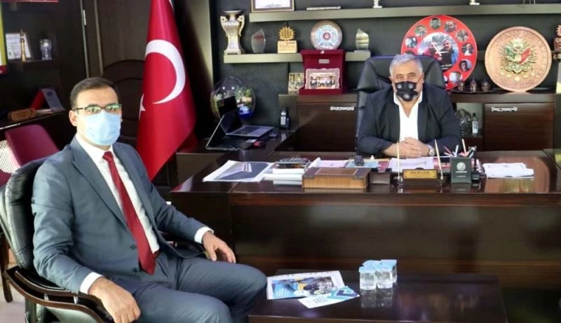 ÇESOB’u ziyaret eden SSK İl Müdürü Ömer Tök;
