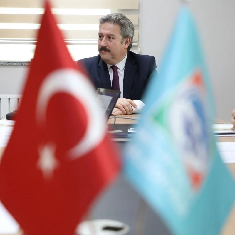 Melikgazi Belediyesi okulları onarıyor
