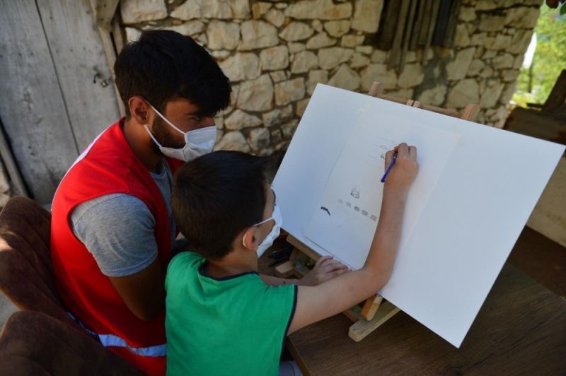 Kızılay gönüllüleri, 8 yaşındaki Ali Baran’ın hayalini gerçekleştirdi
