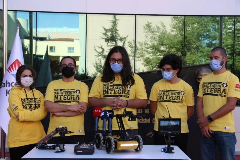 Lise öğrencilerinden “Naim” isimli bomba imha robotu
