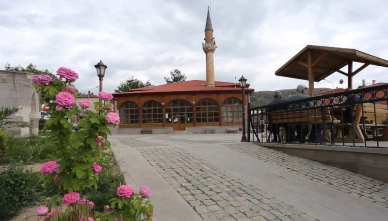 Gülabibey Camisi’nde 5,5 asırdır ezan sesi yükseliyor
