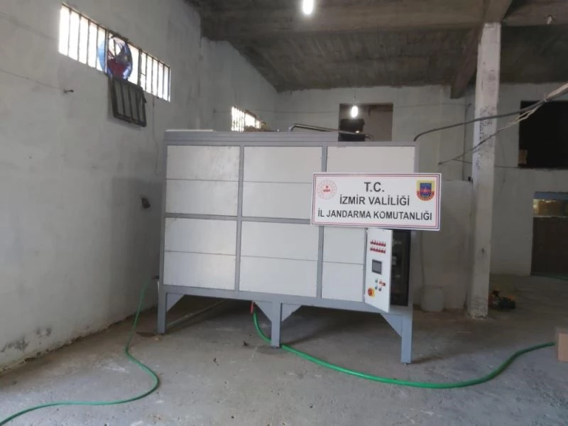 Jandarma ekipleri İzmir’de sahte alkole geçit vermiyor
