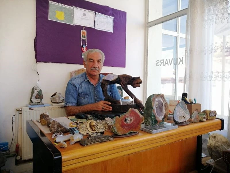 Ametist taşının ahşapla muhteşem uyumu
