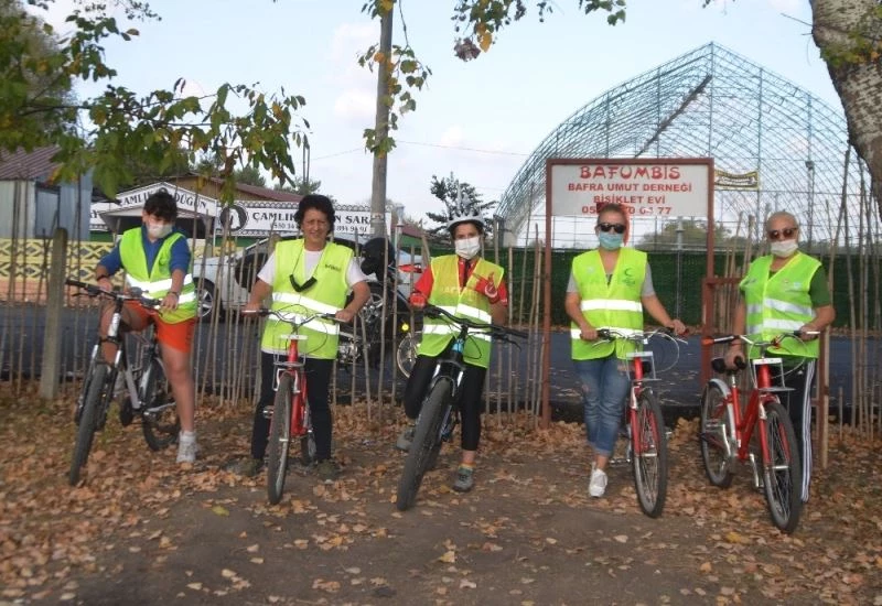 Bafralı kadınlar bisiklet sürmeyi öğreniyor
