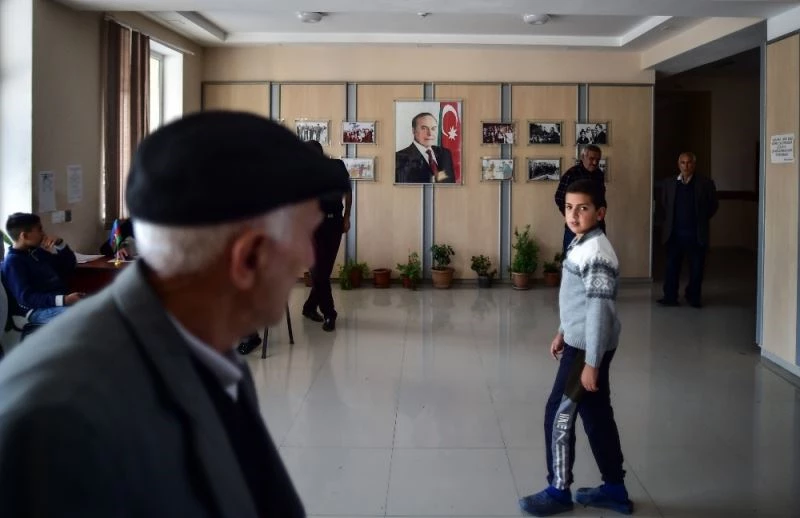 (Özel) Ermenistan’ın saldırılarından kaçan siviller, 18 gündür okullarda yaşıyor
