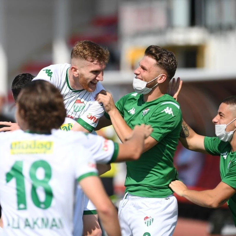 Bursaspor ilk 30 dakikayı seviyor
