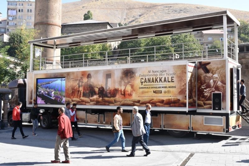 Çanakkale Muharebeleri Mobil Müzesi Bitlislilerle buluştu
