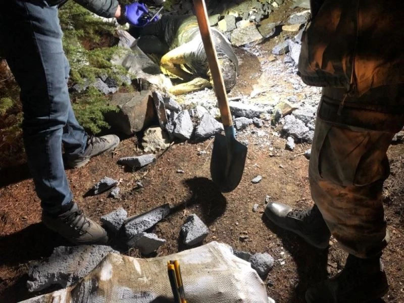 Şiddet uyguladığı eşini bulmak için cinayet işlemiş
