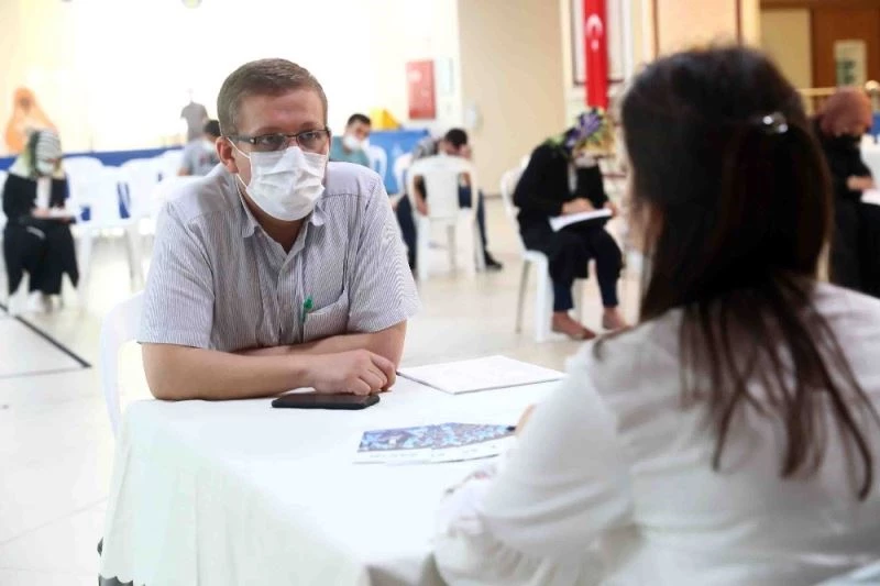 Bağcılar Belediyesi, iş arayanlar ile işverenleri bir araya getiriyor
