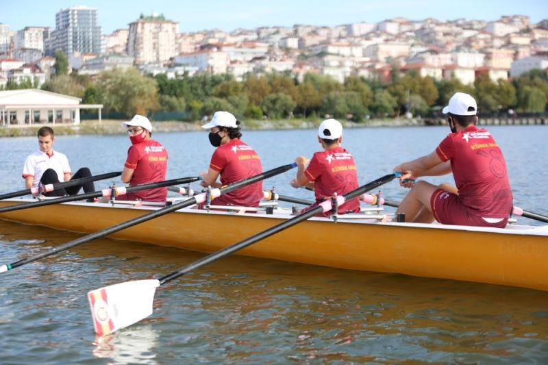 Geleceğin milli kürekçileri Küçükçekmece’de yetişiyor
