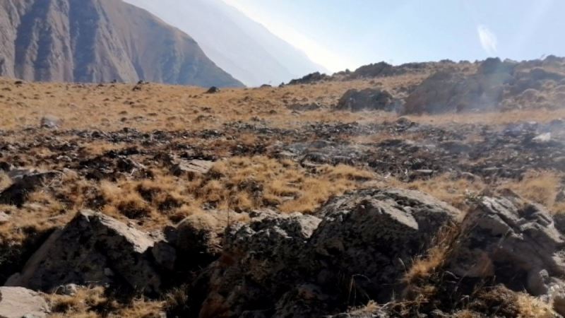 Azerbaycan, Ermenistan ordusunun Azerbaycan’ın Nahçıvan Özerk Cumhuriyeti’ne bağlı Ordubad şehrine roketli saldırı düzenlediğini duyurdu.
