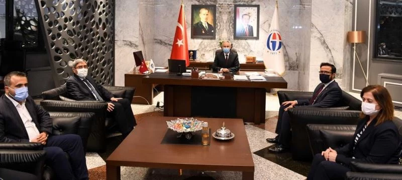 Özkeçeci’den Rektör Özaydın’a hayırlı olsun ziyareti
