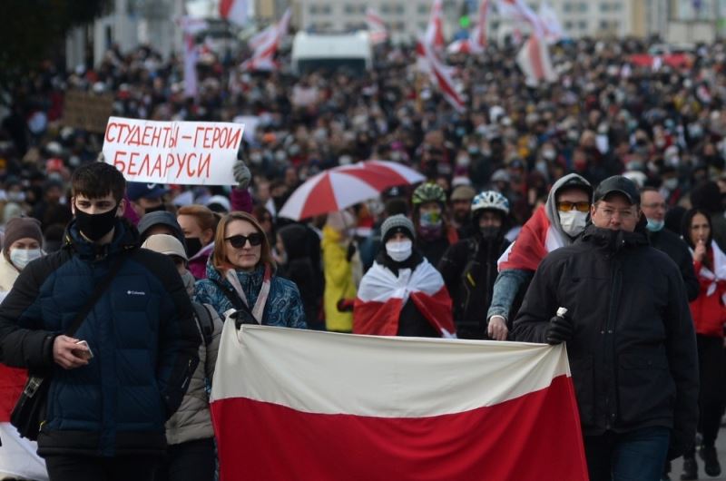 Belarus’ta protestocular ile polis arasında arbede
