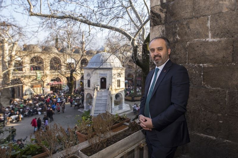 Bursa Ulu Cami göründü, sıra hanlarda
