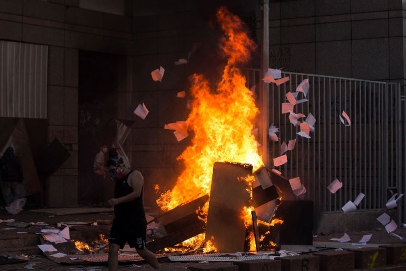 Şili’de protestoların yıl dönümünde sokaklar karıştı

