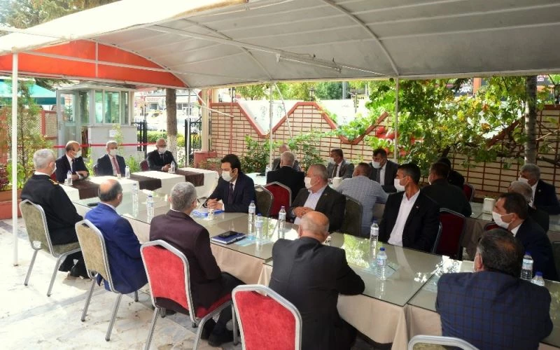 Vali Akın, ’Muhtarlar devletle vatandaş arasında köprüdür’
