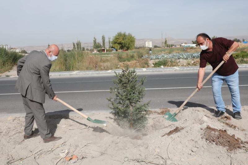 Başkan Çolakbayrakdar, muhtarların gününü taçlandırdı
