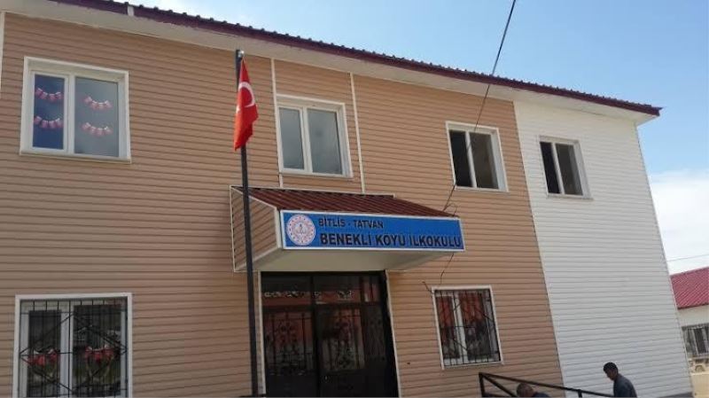Bitlis’te köy ilkokulu ve ortaokulu karantinaya alındı
