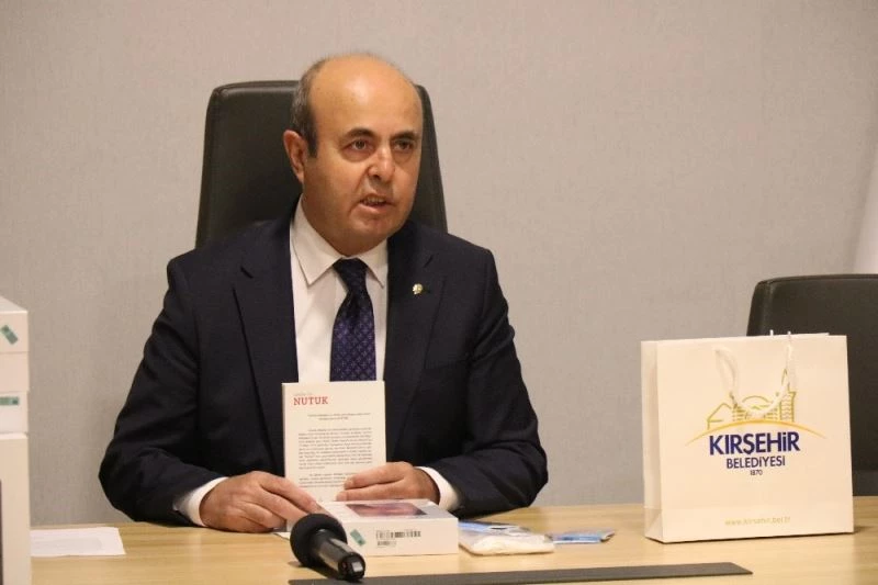 Belediye’den, ihtiyaç sahibi çocuklara tablet desteği dağıtımları başladı
