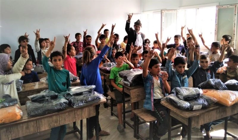 Elmacı Dede yetim kampındaki 600 Türkmen çocuğun içini ısıttı
